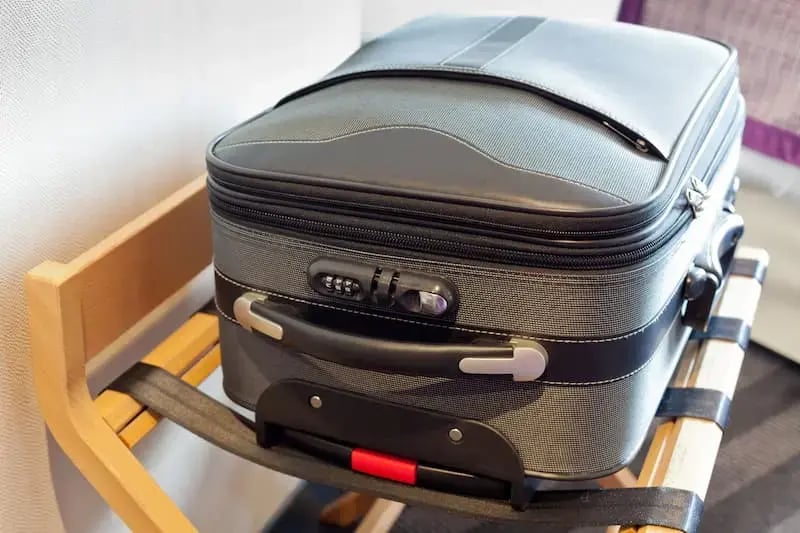suitcase-in-hotel